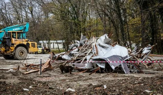 Terrain vague mis sous scellés lors d'une opération d'ampleur à Herblay-sur-Seine.