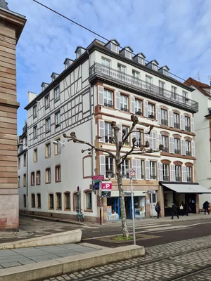 Bâtiment de la Banque de France à Strasbourg, rue de l'impasse de Bischheim, place Broglie.