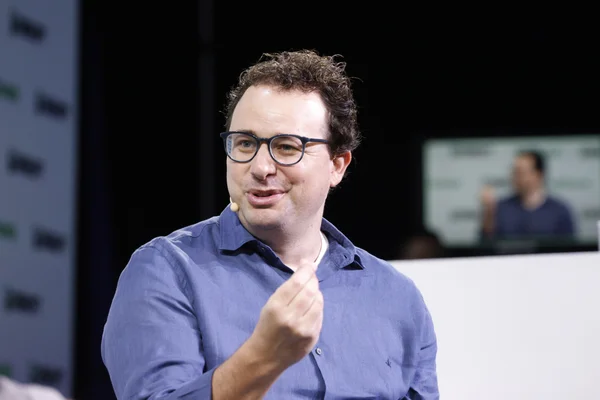 Dario Amodei s'exprimant lors d'une conférence à Davos.