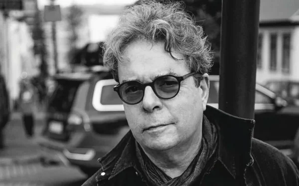 Portrait de l'écrivain Douglas Kennedy, auteur du nouveau roman 'Et c'est ainsi que nous vivrons'.