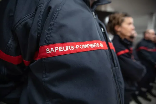 Pompier des Alpes-Maritimes (SDIS 06) intervenant lors de la nuit tragique à Nice.