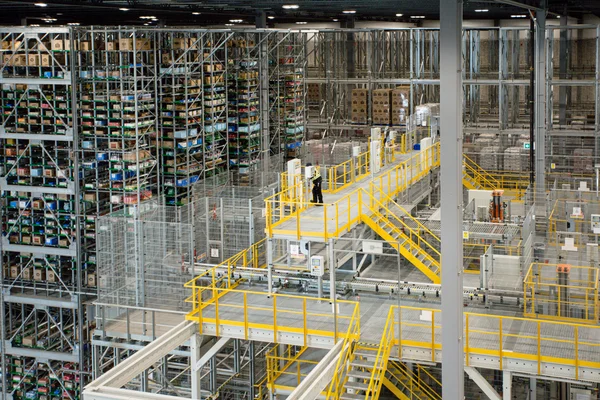 Centre de distribution high-tech et durable de Walmart à Surrey, en Colombie-Britannique.