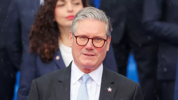 Un Ukrainien soupçonné d'incendie sur des propriétés liées à Keir Starmer placé en détention.
