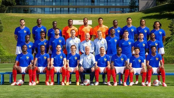 Photo officielle de l'équipe de France pour l'Euro 2024.