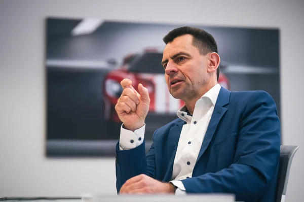 Martin Sander, ancien dirigeant de Ford Europe, rejoint Volkswagen.