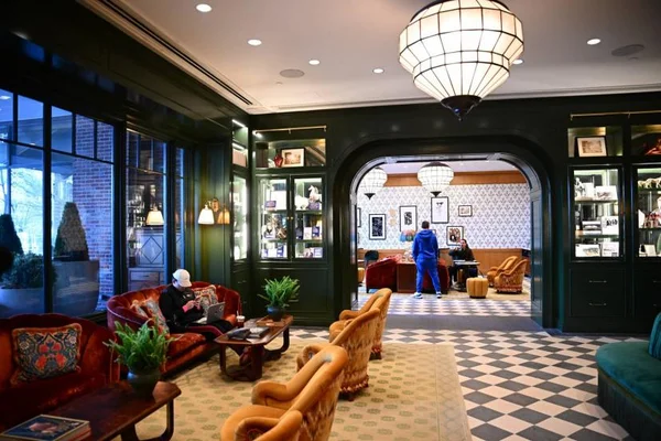 Le hall de l'hôtel Four Seasons de Boston, où séjournent les Bleus.