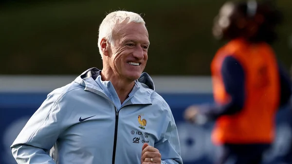 Didier Deschamps lors d'un entraînement des Bleus.