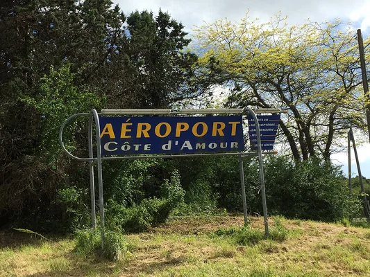 Panneau de l'aéroport de La Baule-Escoublac, lieu du crash.