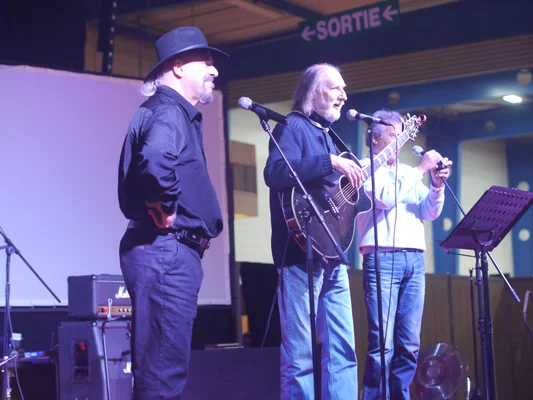 Les Musclés en concert lors du Toulouse Game Show 2012 au Parc des expositions de Toulouse.
