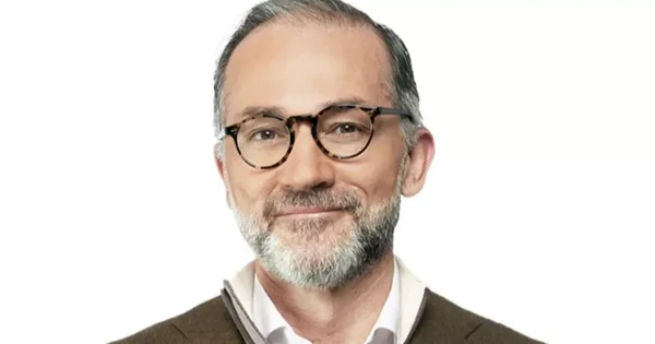 Daniele Chiarella, portrait en studio.