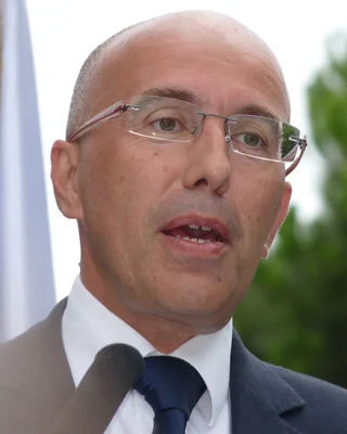 Éric Ciotti prenant la parole lors d'un événement public.