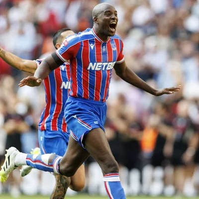 Jean-Philippe Mateta célèbre un but sous le maillot de Crystal Palace.