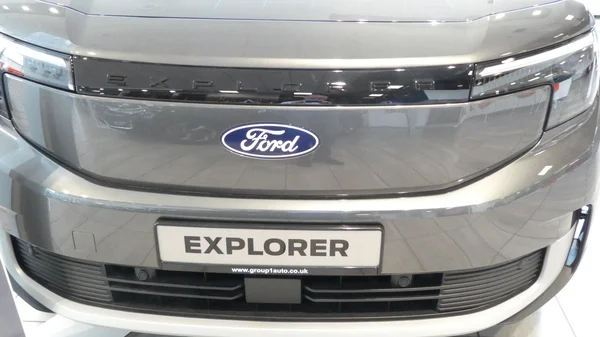 Ford Explorer EV 2025, représentant la nouvelle génération de véhicules électriques de Ford.