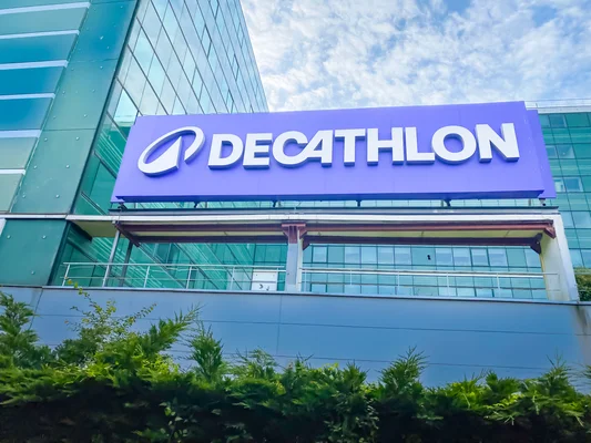 Le siège social de Decathlon à Villeneuve-d'Ascq, symbole de l'entreprise.