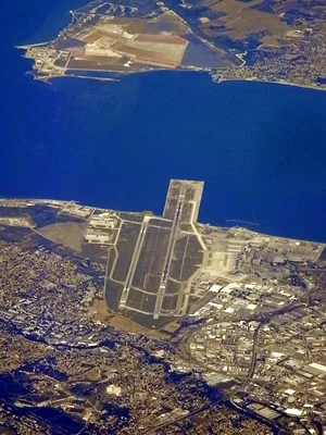 Vue aérienne de l'aéroport Marseille Provence, point de départ du vol tragique.