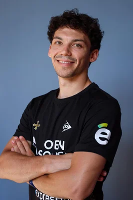 Portrait de Victor Crouin, numéro 1 français du squash.