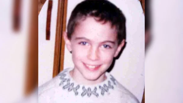 Portrait de Jonathan Coulom, souriant, avant sa disparition.