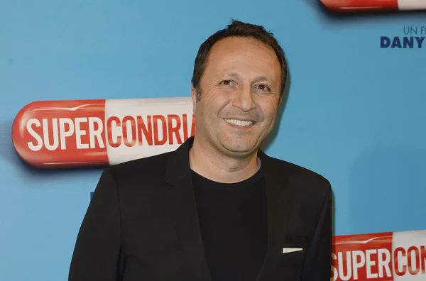 Arthur souriant lors de la promotion d'une autre émission, Supercondria.