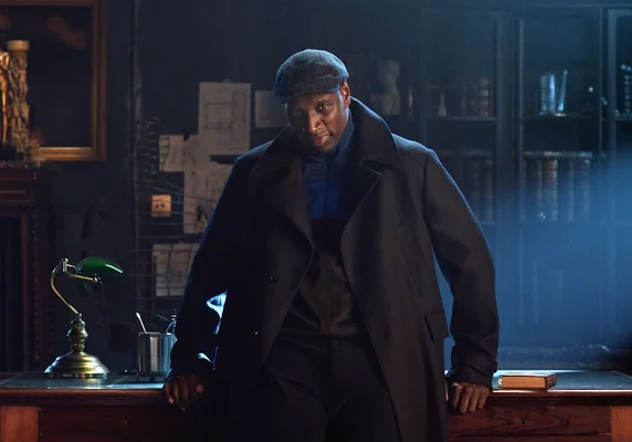 Omar Sy dans une scène de la série 'Lupin'.