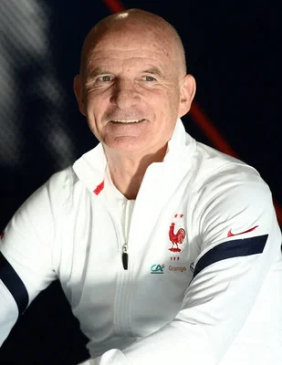 Guy Stéphan, adjoint de Didier Deschamps, en survêtement de la FFF.