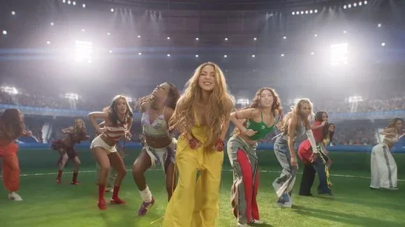 Répétition de la cérémonie d'ouverture de la Coupe du monde 2026 avec des danseuses sur le terrain du stade.