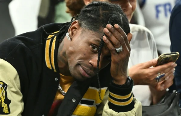 Travis Scott, le rappeur américain, photographié lors d'un concert à Istanbul.