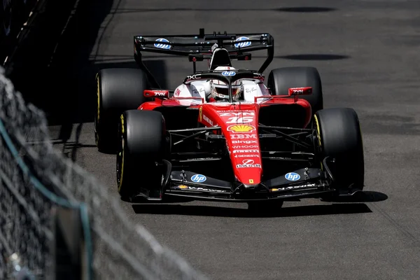 Charles Leclerc en piste à Monaco, image illustrant son accident en qualifications.