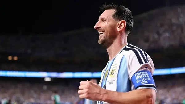 Lionel Messi célébrant la victoire de l'Argentine contre l'Autriche lors de la Coupe du Monde 2026.