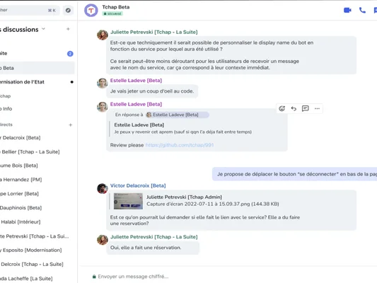 Capture d'écran d'une conversation sur l'application Tchap, illustrant l'interface de la messagerie.