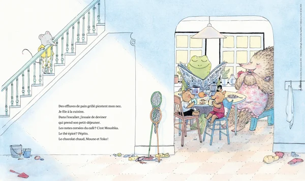 Illustration de 'L'odeur d'une journée d'été' par Clémence Sabbagh et Emma Lidia Squillari : une souris descend les escaliers alors qu'une famille d'animaux prend son petit-déjeuner.