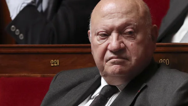 André Santini, maire d'Issy et ancien ministre, dans l'hémicycle.