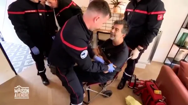 Intervention de pompiers auprès de Stéphane Plaza blessé.