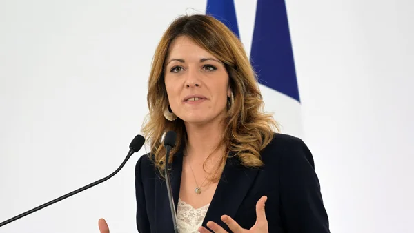 Maud Bregeon, porte-parole du gouvernement, s'exprimant lors d'une conférence de presse.