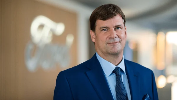 Jim Farley, PDG de Ford, en portrait professionnel.
