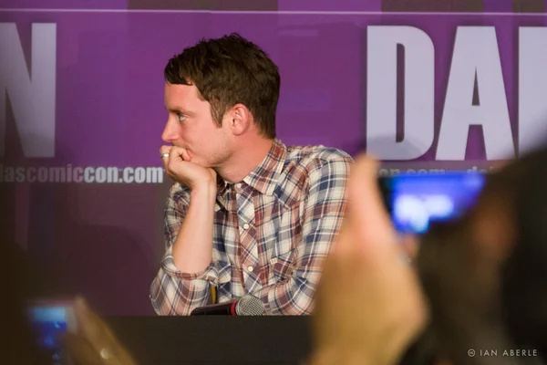 Elijah Wood lors d'un panel au Dallas Comic Con.