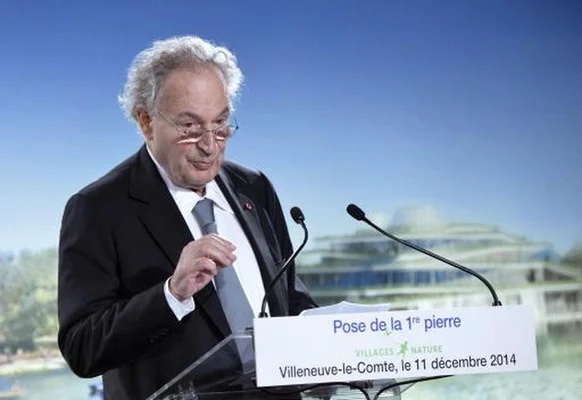 Gérard Brémond à la cérémonie de pose de la première pierre de Villages Nature, 2014.