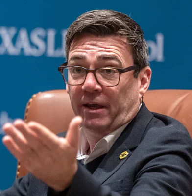 Andy Burnham, maire du Grand Manchester, lors d'un échange à l'Université du Texas en mars 2025.