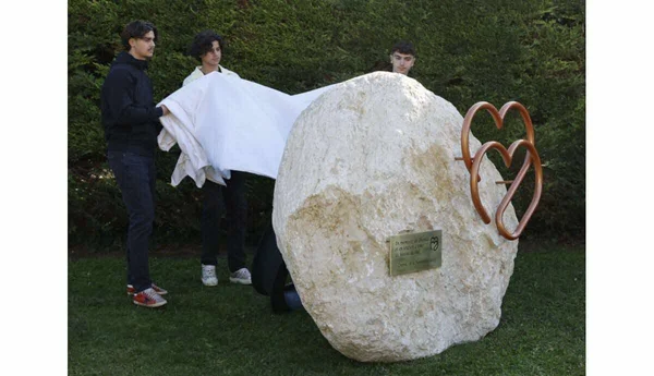 Inauguration d'un monument commémoratif en hommage à Thomas à Crépol.