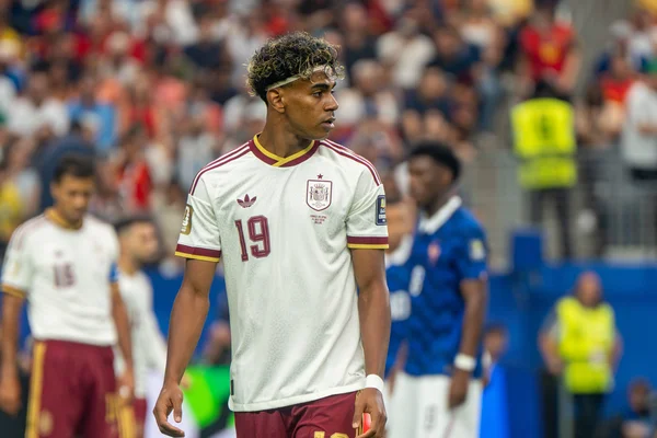 Lamine Yamal sous le maillot de l’Espagne lors du match France-Espagne à la Coupe du monde 2026.