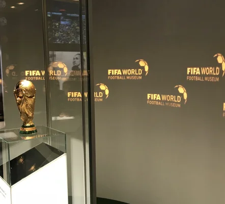 Le trophée de la Coupe du monde de la FIFA au FIFA World Football Museum de Zurich.