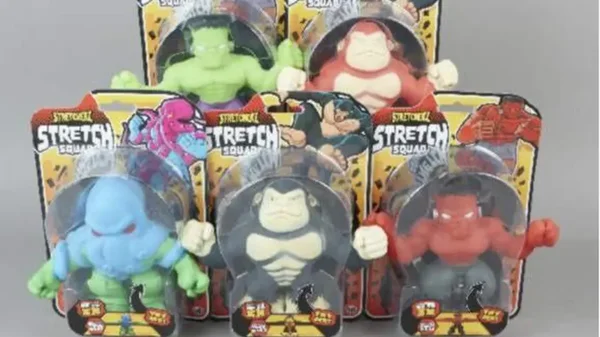 Six figurines Stretch Squad emballées, rappelées en raison de traces d'amiante, également vendues chez Gifi.