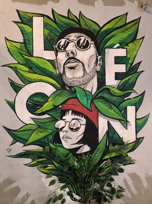 Mural hommage à Léon et Mathilda, les héros du film de Luc Besson, à Bornova (Turquie).
