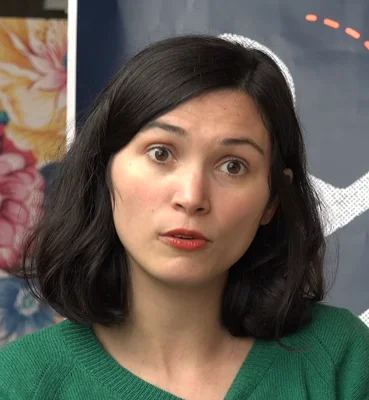 Julia Kerninon présentant son ouvrage « Ma dévotion » lors de l'Escale du livre de Bordeaux (2019).