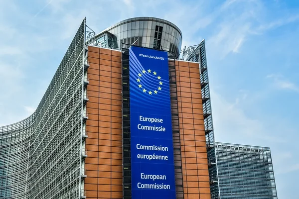 Le bâtiment Berlaymont à Bruxelles, siège de la Commission européenne, visée par la plainte des chaînes de télévision françaises.