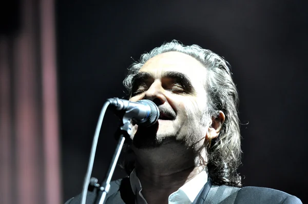 Stephan Eicher en concert, capturé en gros plan lors du Bardentreffen.