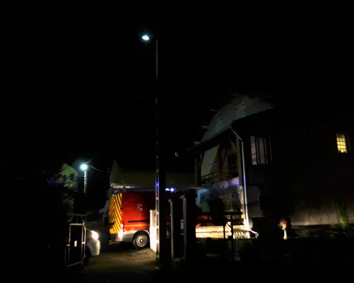 Pompiers en intervention de nuit en France.