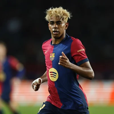 Lamine Yamal en action avec le maillot du Barça.
