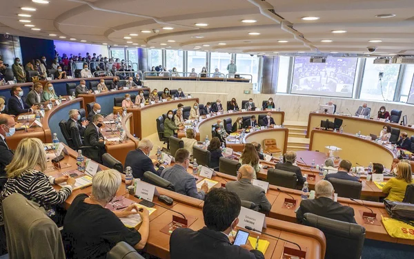 Séance du Conseil départemental de la Gironde, avec délégués et public en tribune.