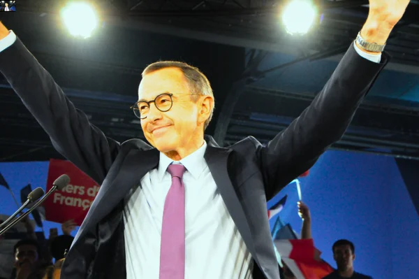 Bruno Retailleau lance sa campagne pour l'Élysée devant les Républicains.
