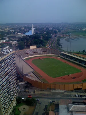 Vue aérienne du Stade Félix Houphouët-Boigny à Abidjan, Côte d'Ivoire.
